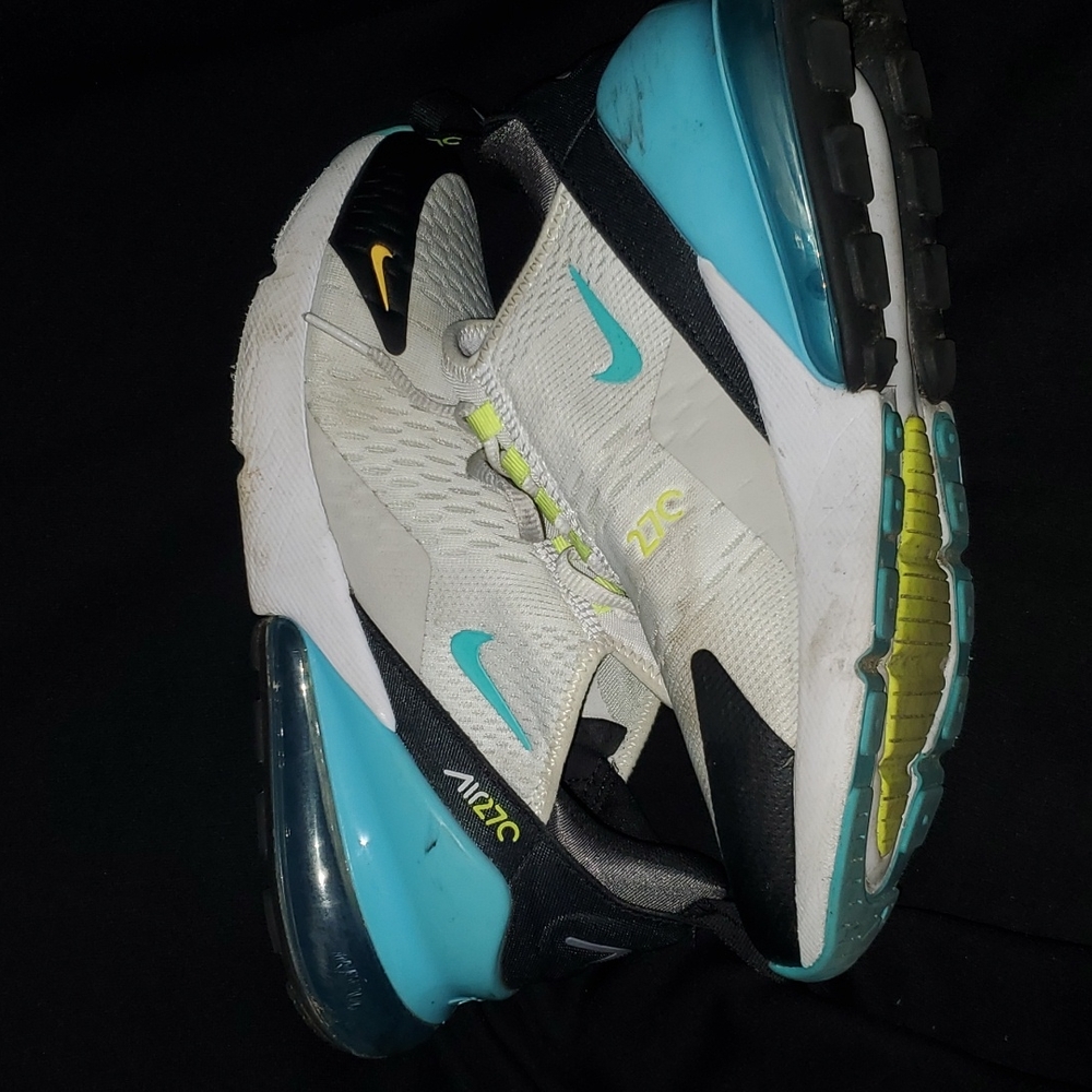 Nike 270